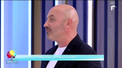 Bibliozaurul, biblioteca din autobuz