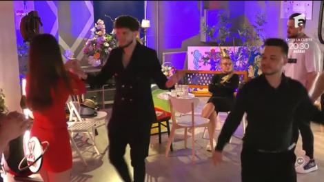 Albert și Adriana, interacțiuni timide. Ce au discutat