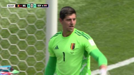 Mostafa Ziko, șut de la distanță! Portarul Thibaut Courtois atinge mingea &icirc;n ultimul moment | Belgia - Egipt