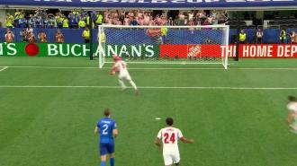 Harry Kane deschide scorul dintr-un penalty repetat (min. 12)  | Anglia - Croația