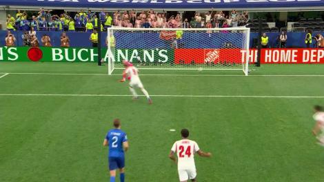 Harry Kane deschide scorul dintr-un penalty repetat (min. 12)  | Anglia - Croația