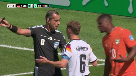Pavlovic &icirc;nscrie, &icirc;nsă arbitrul fluieră fault &icirc;n atac (min. 21) | Germania - Coasta de Fildeș