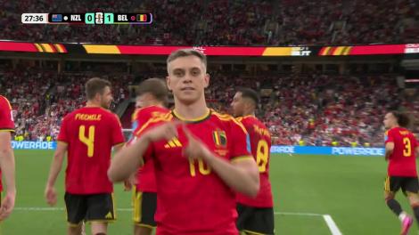 Leandro Trossard deschide scorul cu un șut din apropierea porții, după un corner (min. 28) | Noua Zeelandă - Belgia