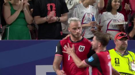 Austria deschide scorul! Alaba oferă o centrare excelentă, iar Arnautovic controlează și &icirc;nscrie cu un șut precis (min. 28) | Algeria - Austria