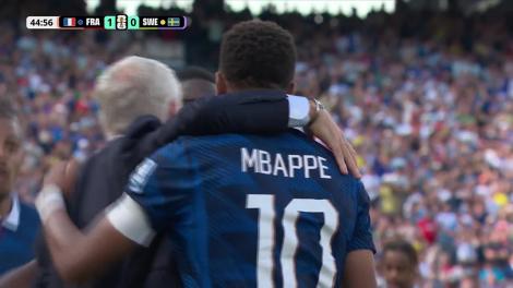 Kylian Mbappe deschide scorul cu un șut plasat (min. 45)| Franța - Suedia