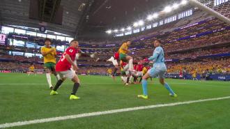 Autogol! Hany a deviat balonul &icirc;n poartă (min. 55)| Australia - Egipt