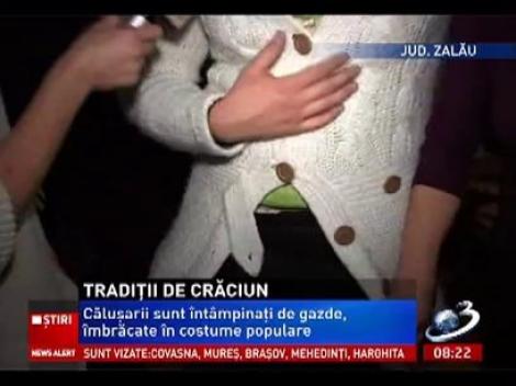 Tradiţii de Crăciun. Căluşarii au colindat din casă în casă