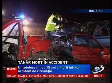 Un tânăr a murit, după ce mama lui a pierdut controlul maşinii într-o curbă periculoasă, pe DN 1