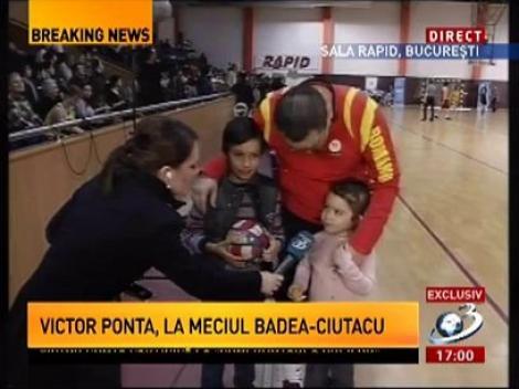 Premierul a oferit un interviu în timpul pauzei dintre reprize