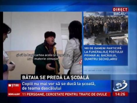 Bătaia se predă la şcoală! Dascăl din Iaşi, acuzat că îşi terorizează elevii la ore