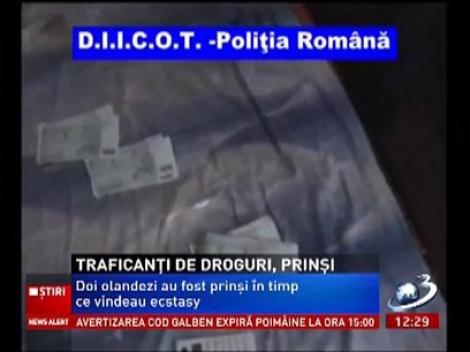 Doi olandezi au fost prinşi în flagrant de poliţiştii din Braşov în timp ce vindeau pastile de ecstasy