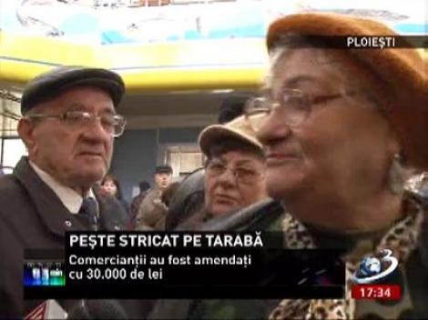 Ploiești. Pește stricat pe tarabă în piață