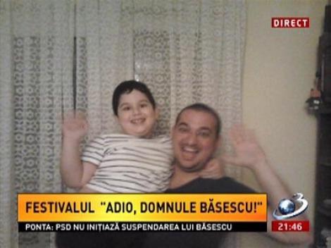 Reacția românilor la mesajul lui Băsescu! Fotografii pentru Festivalul "Adio, Băse! La brutărie!"
