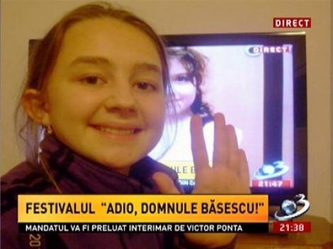 Reacția românilor la mesajul lui Băsescu! Fotografii pentru Festivalul "Adio, Băse! La brutărie!"