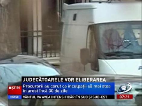 Judecătoarele Viorica Dinu și Antoanela Costache vor afla dacă le va fi prelungit mandatul de arestare