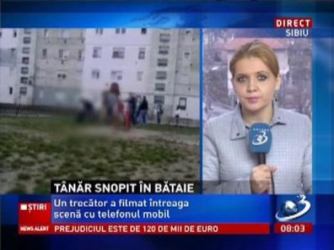 Un tânăr din Mediaș a fost bătut cu pumnii și picioarele de mai mulți indivizi în plină stradă, în mijlocul zilei