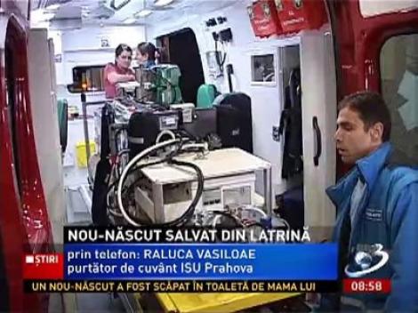 Bebeluş, născut în haznaua din curtea casei