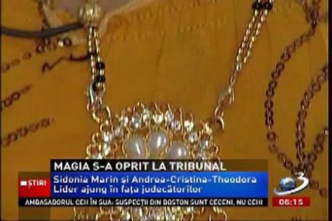 Alba-neagra în faţa judecătorilor. Prinţesa magiei albe şi Regina magiei negre sunt acuzate de mită