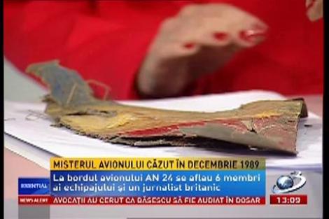 Carmen Moise prezintă un fragment dintr-un drapel, după 23 de ani de la tragedia aviatică din '89