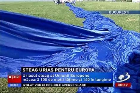 Uriaşul steag al Uniunii Europene este aproape gata