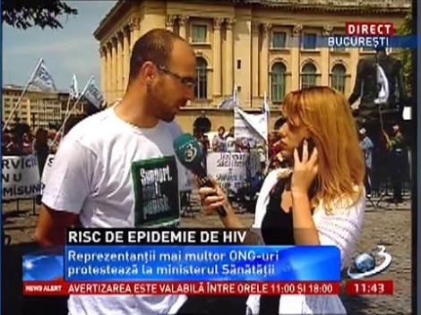 Reprezentanţii ONG-urilor protestează la Ministerul Sănătăţii