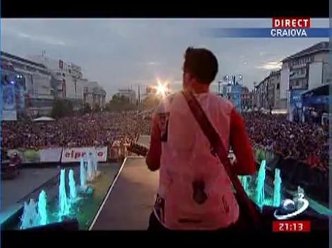 Băieţii de la Vunk au cântat la Craiova piesa, "Artificii pe tavan"