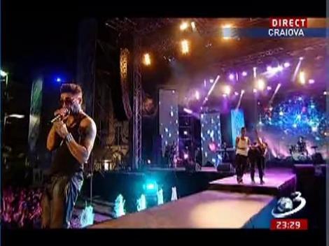 Connect-R a cântat live o piesă mai veche, "Fata de la ţară"