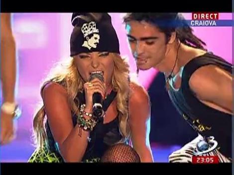 Delia a cântat live la Craiova, celebra ei piesă, "Vino la mine"