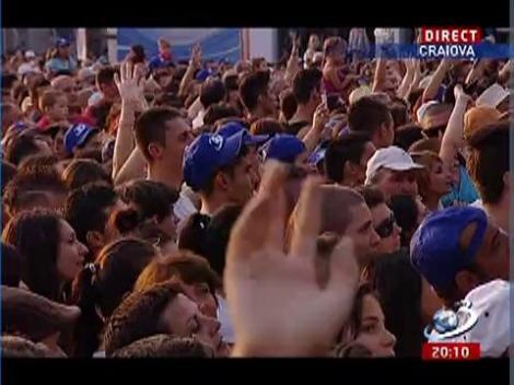 Trupa HI-Q a dat tonul petrecerii de la Craiova, cu hitul "Un Minut"