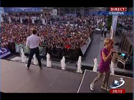 HI-Q, pe scena de la Craiova, cu hitul "Dă muzica mai tare"