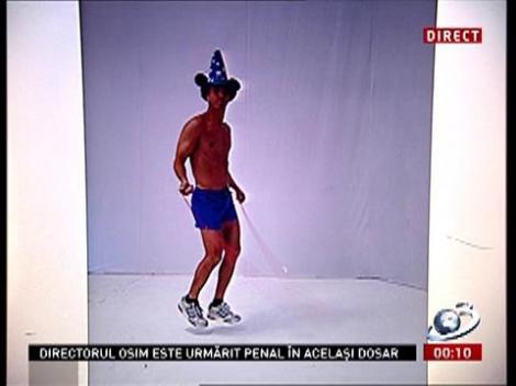 Poză haioasă cu Mircea Badea pentru spotul Radio ZU