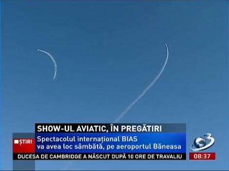 O sută de aeronave, piloţi şi paraşutişti, la cel mai mare show aerian din România