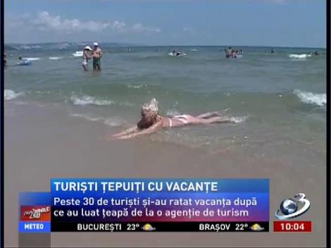 Peste 30 de turişti şi-au ratat vacanţa vara asta dupa ce au luat ţeapa de la o agenţie de turism