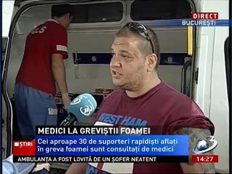 Protest al suporterilor rapidişti. Aceştia au intrat în greva foamei şi cer demisia şefilor fotbalului