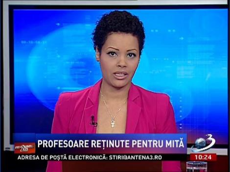 Două profesoare din Bacău, reţinute pentru mită