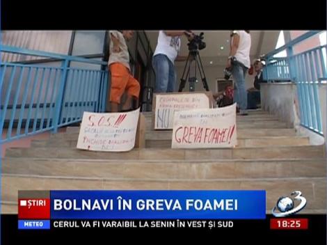 Gest extrem al unor bolnavi. Au intrat în greva foamei