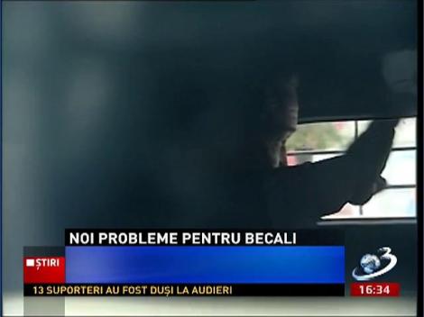 Gigi Becali are noi probleme! Latifundiarul a folosit cartelele celorlalţi deţinuţi pentru a vorbi la telefon