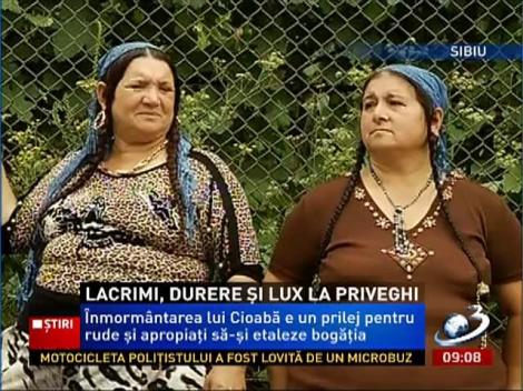Maşini de lux şi kilograme de bijuterii de aur la priveghiul lui Cioabă