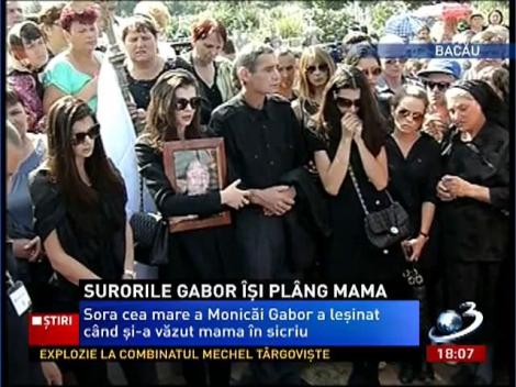 Sora cea mare a Monicăi Gabor a leşinat când şi-a văzut mama în sicriu