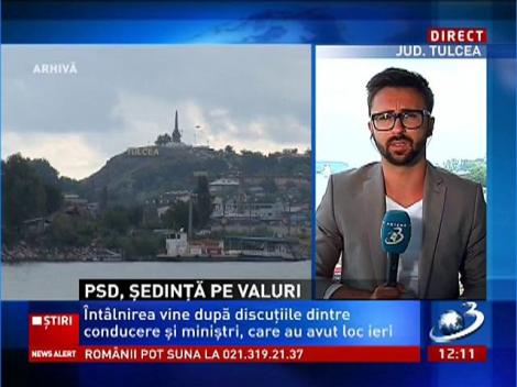 Social democraţii îşi ţin şedintele pe un vaporaş în Delta Dunării