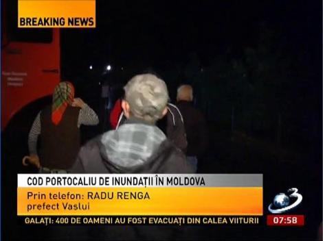 Cod portocaliu de inundaţii în Moldova! La Vaslui 50 de gospodării au fost inundate