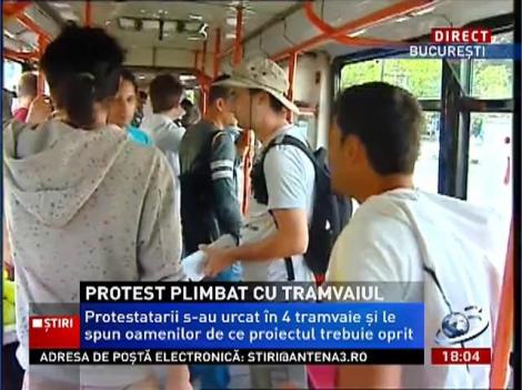 Opozanţii proiectului Roşia Montană au organizat un protest &icirc;n tramavaiele din Bucureşti