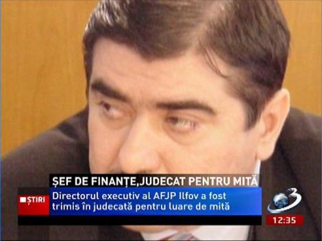 Directorul Finanţelor Publice Ilfov, trimis în judecată pentru luare de mită