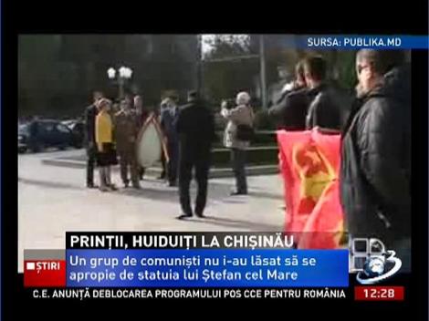 Principele Radu şi Pricepesa Margareta, huiduţi la Chişinău: Plecaţi din Republica Moldova!