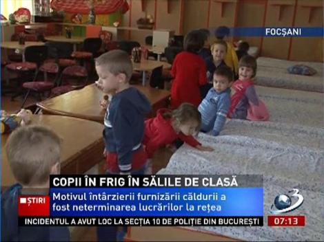Mii de copii înfruntă frigul în grădiniţele din Focşan