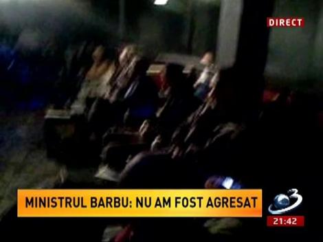 Daniel Barbu: Protestatarii mi-au înconjurat maşina şi au lovit-o