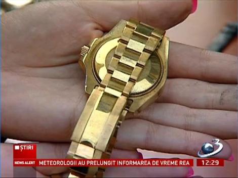 Menajera a înlocuit ceasurile de lux furate cu replici luate din Turcia
