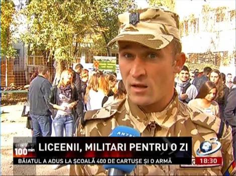 Liceenii, militari pentru o zi