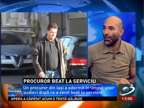 Beat în timpul audierilor! Un procuror din Iaşi a adormit cu capul pe birou