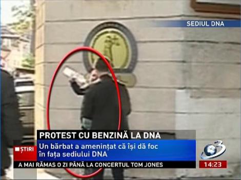 Un bărbat a ameninţat că îşi dă foc în faţa sediului DNA